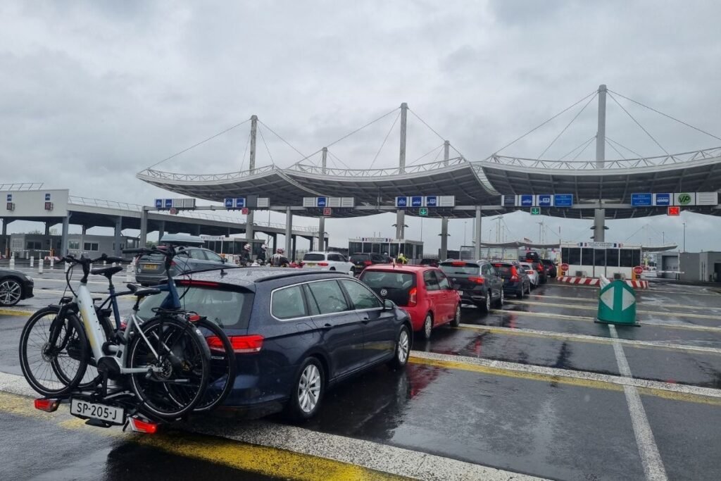 Check in your car at Folkestone with a bike rack and roof box